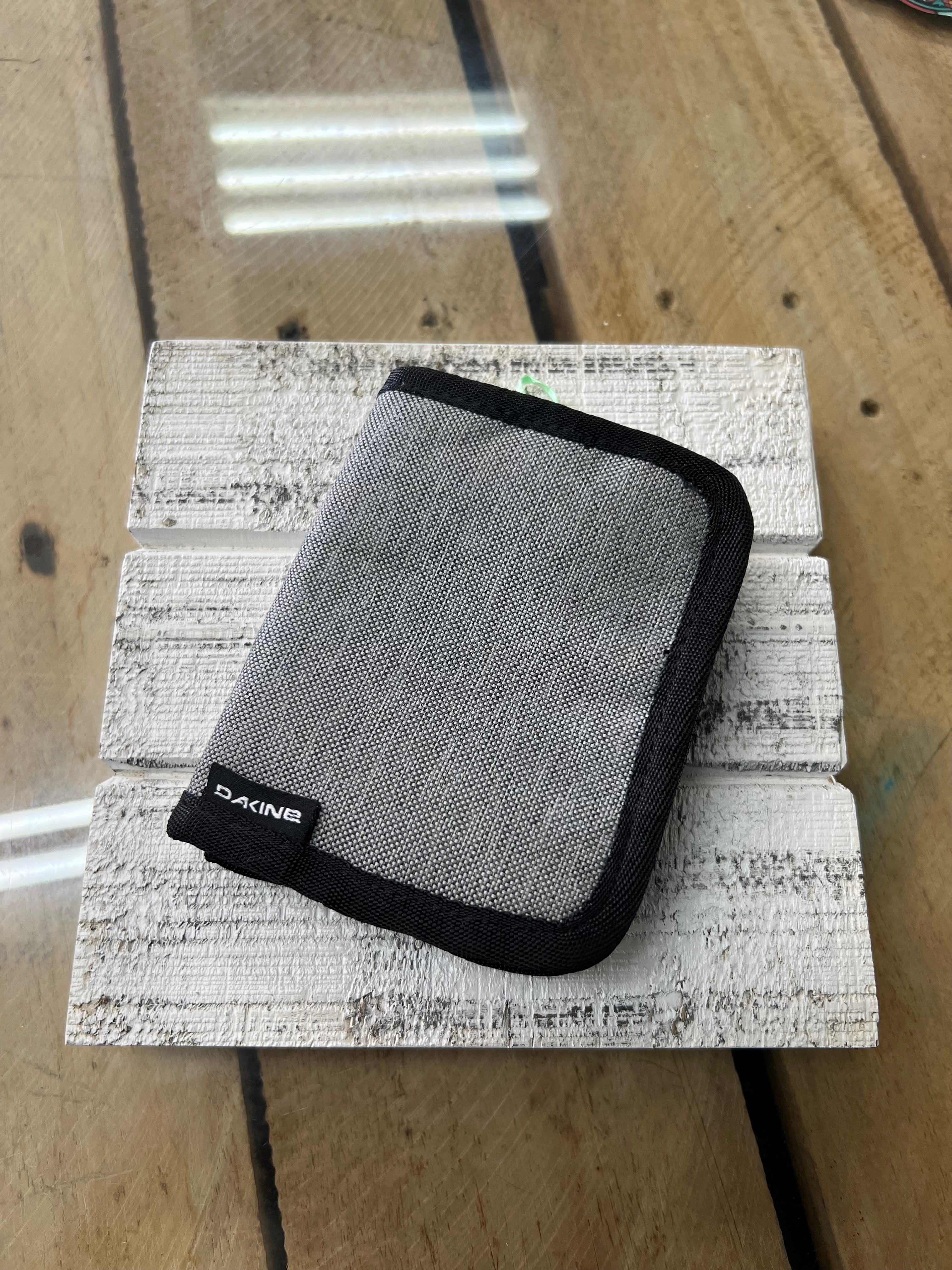 Billetera Dakine