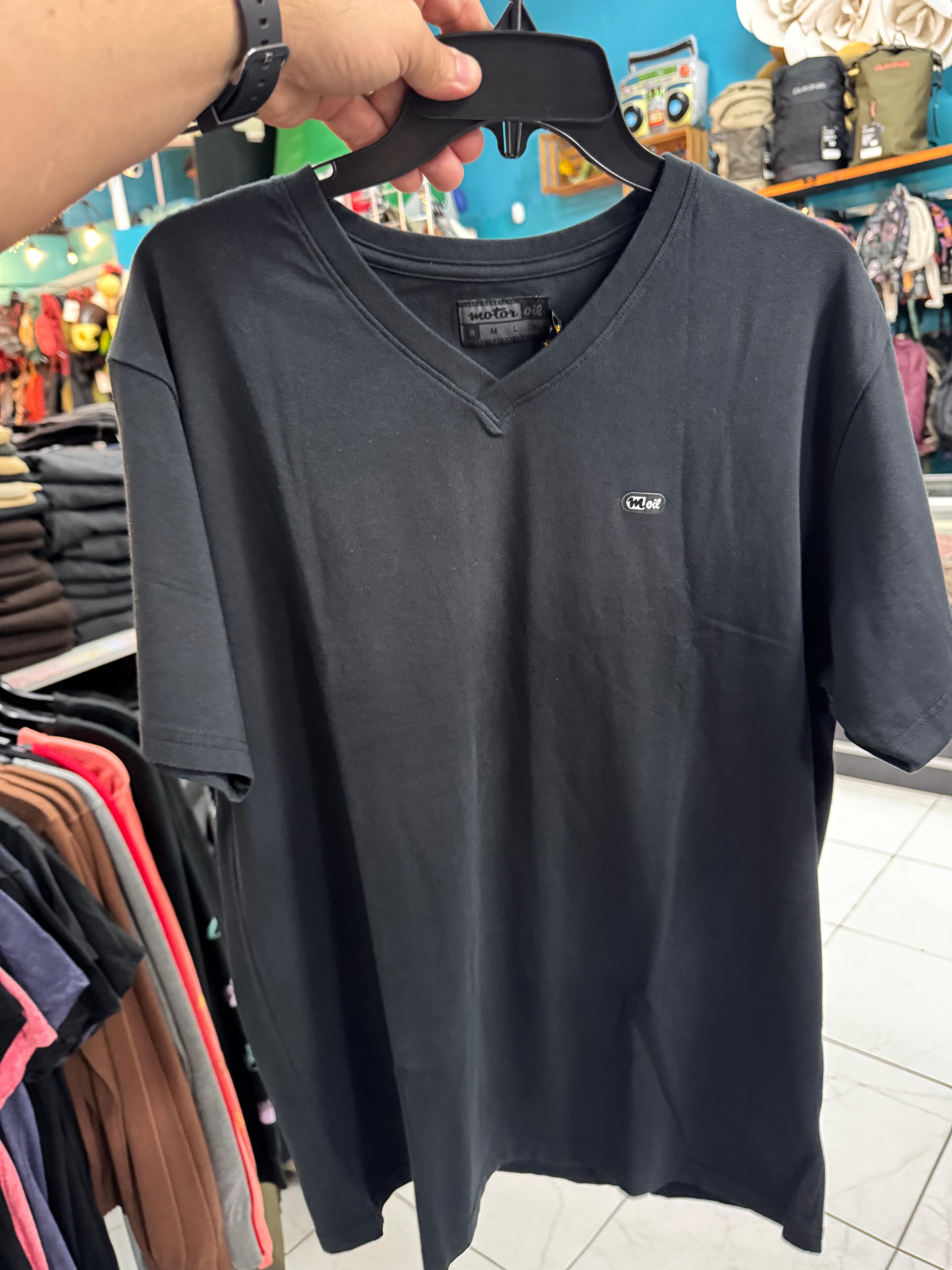 Camiseta Motor Oil Cuello V